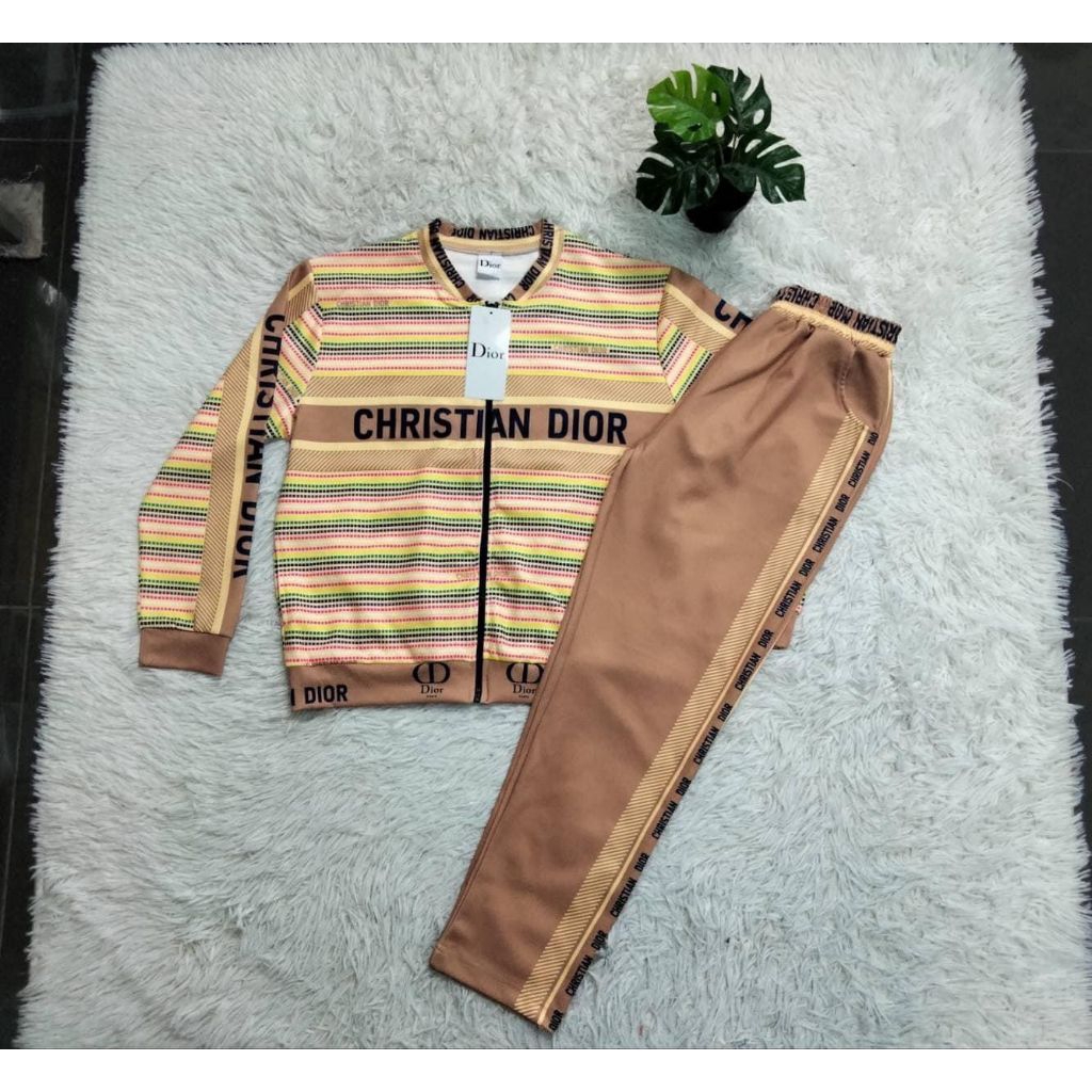 set jacket + กางเกงขายาวสกรีนลาย