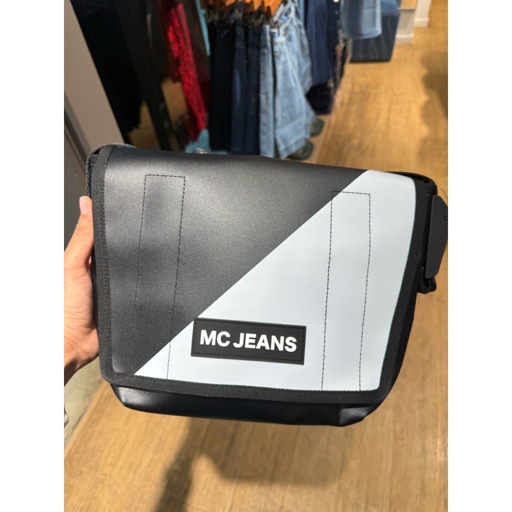พร้อมส่ง🖤❤️ กระเป๋าสะพาย Mc jeans รุ่นขายดี ✅️มีบริการเก็บเงินปลายทาง