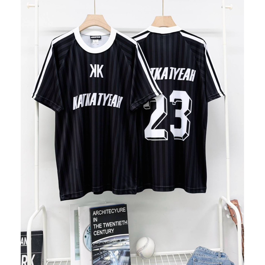 K15 เสื้อบอล เสื้อกีฬาทรงovesize KK 23 สีขาว สีดำ