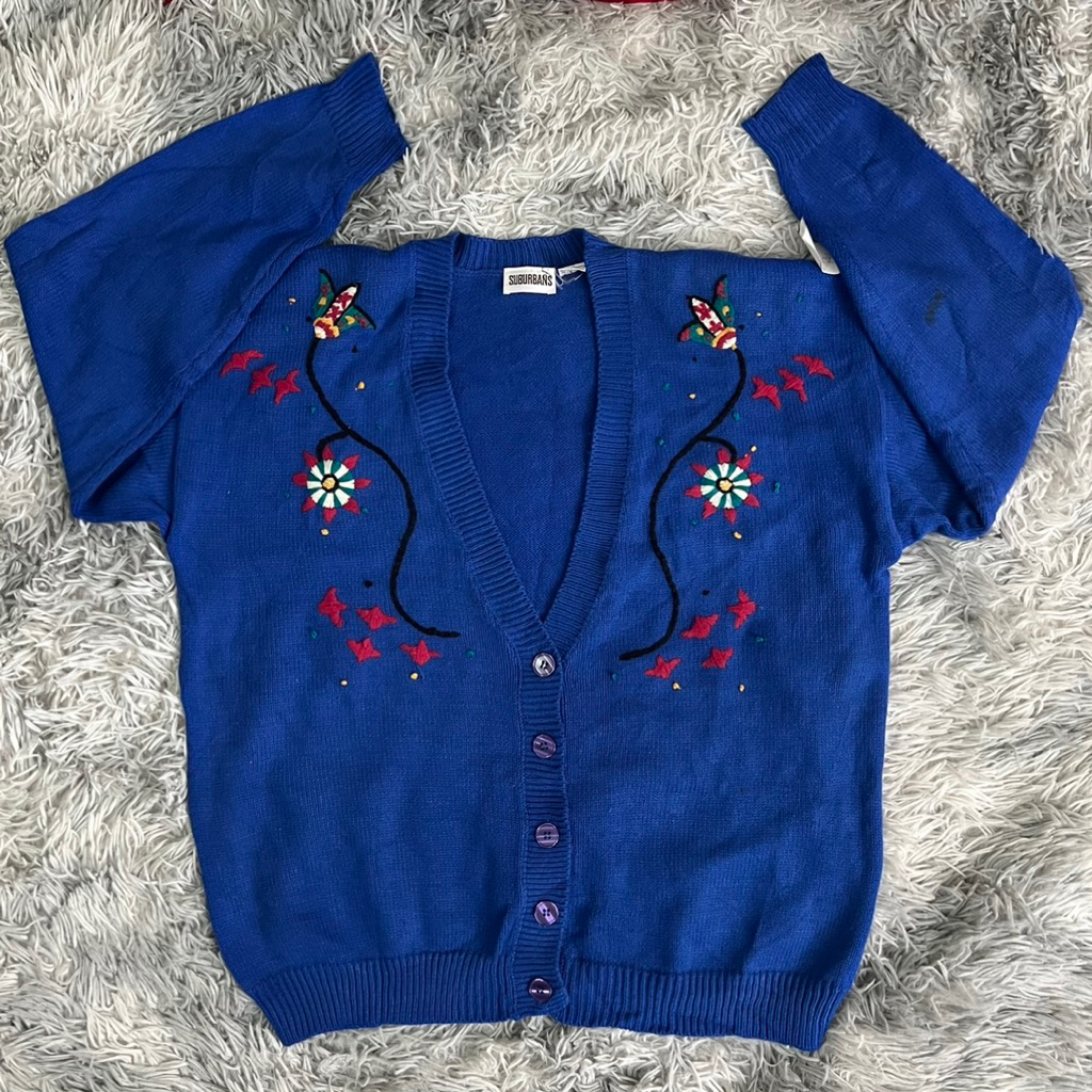 Pre-loved!! Vintage Suburbans Blue Sweater