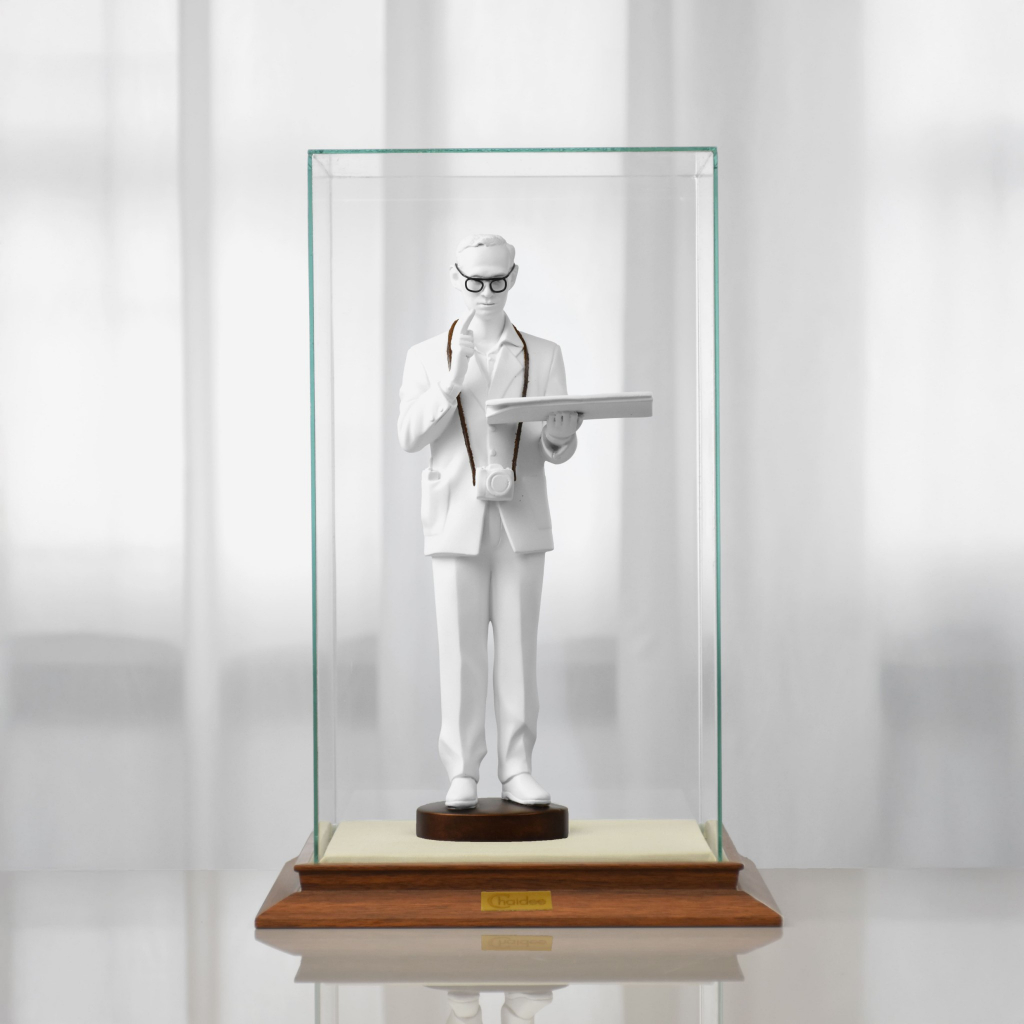 องค์ในหลวงรัชกาลที่ 9 ทรงงาน สีขาวพิมพ์ใหม่ เสริมสร้างแรงบันดาลใจและเสริมสิริมงคลในชีวิต ของขวัญมงคล