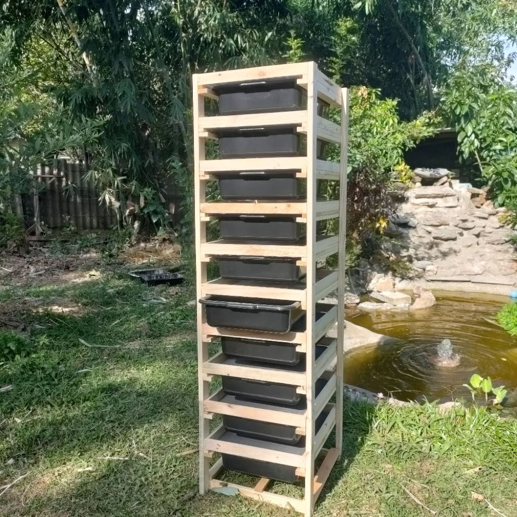 ชั้นเลี้ยงงู10ชั้น ทำเป็นลิ้นชักสไลด์ ใช้มุ้งลวดไฟเบอร์ ชั้นไม้ แร็คไม้ สำหรับเลี้ยงงูหรือเลี้ยงหนอน