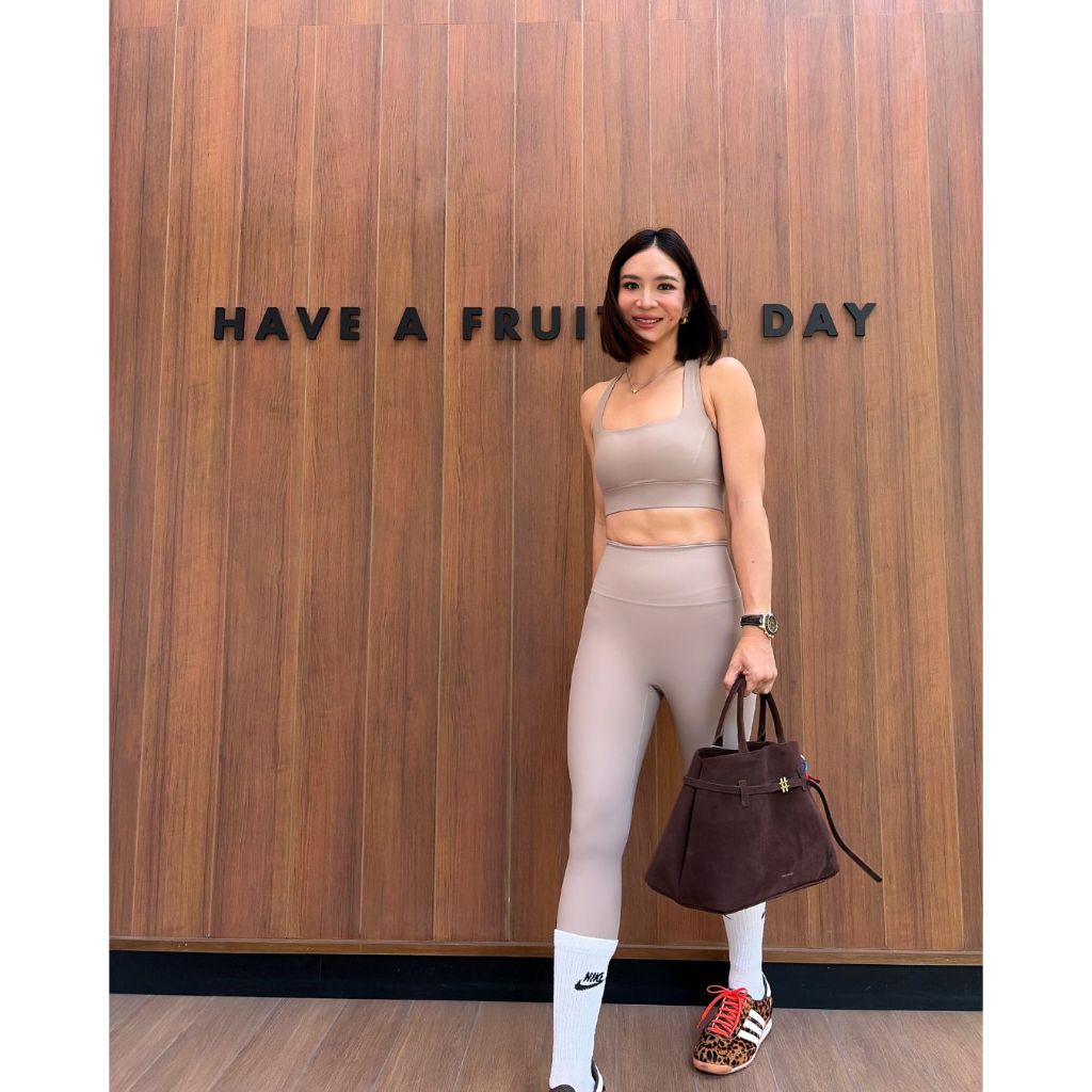 [BIRTIVE x NAN CHALITA 3] Power Cross สี Mlik Tea Bra, Leggings สปอรต์บราผ้าร่อง, กางเกงขายาวผ้าร่อง