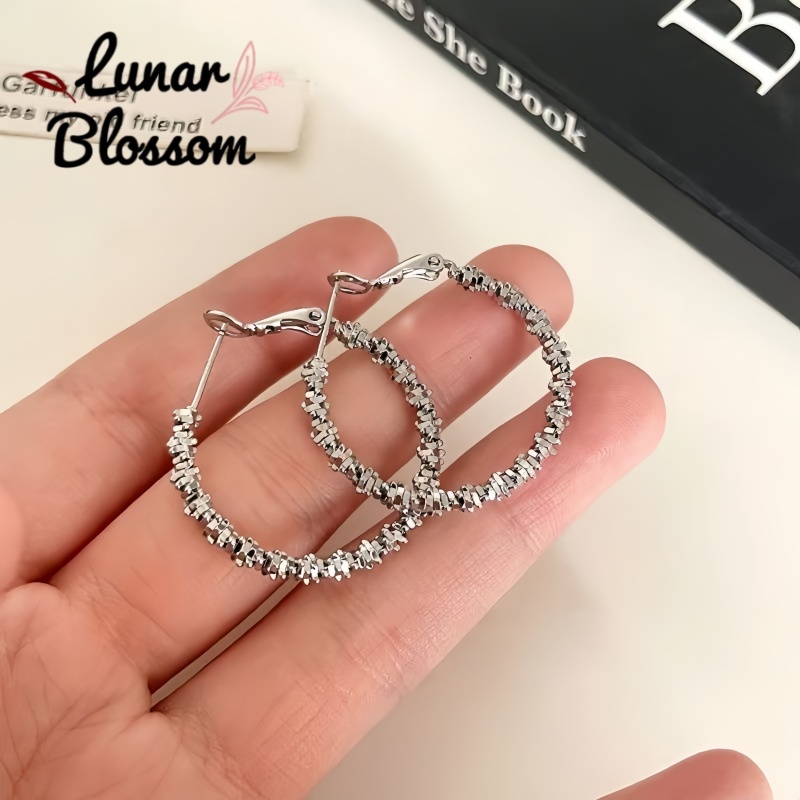 Lunar Blossom💖💖ต่างหูเงินขนาดเล็ก ดีไซน์เรียบหรู ทันสมัย ​​ราคาไม่แพง ต่างหูสำหรับผู้หญิงแบบเรียบง่าย