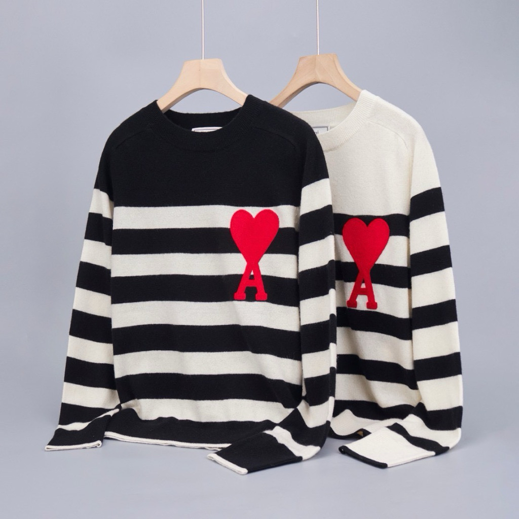 เสื้อสเวตเตอร์์ ผ้าไหมพรม A.M.I De Coeur Striped Sweater - Black - White