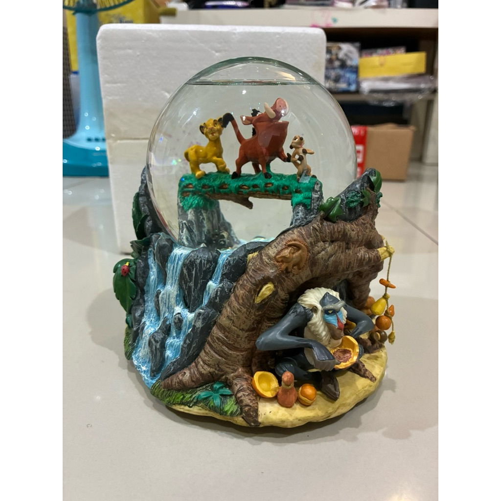 #LionKing #disney #snowglobe น้ำใส