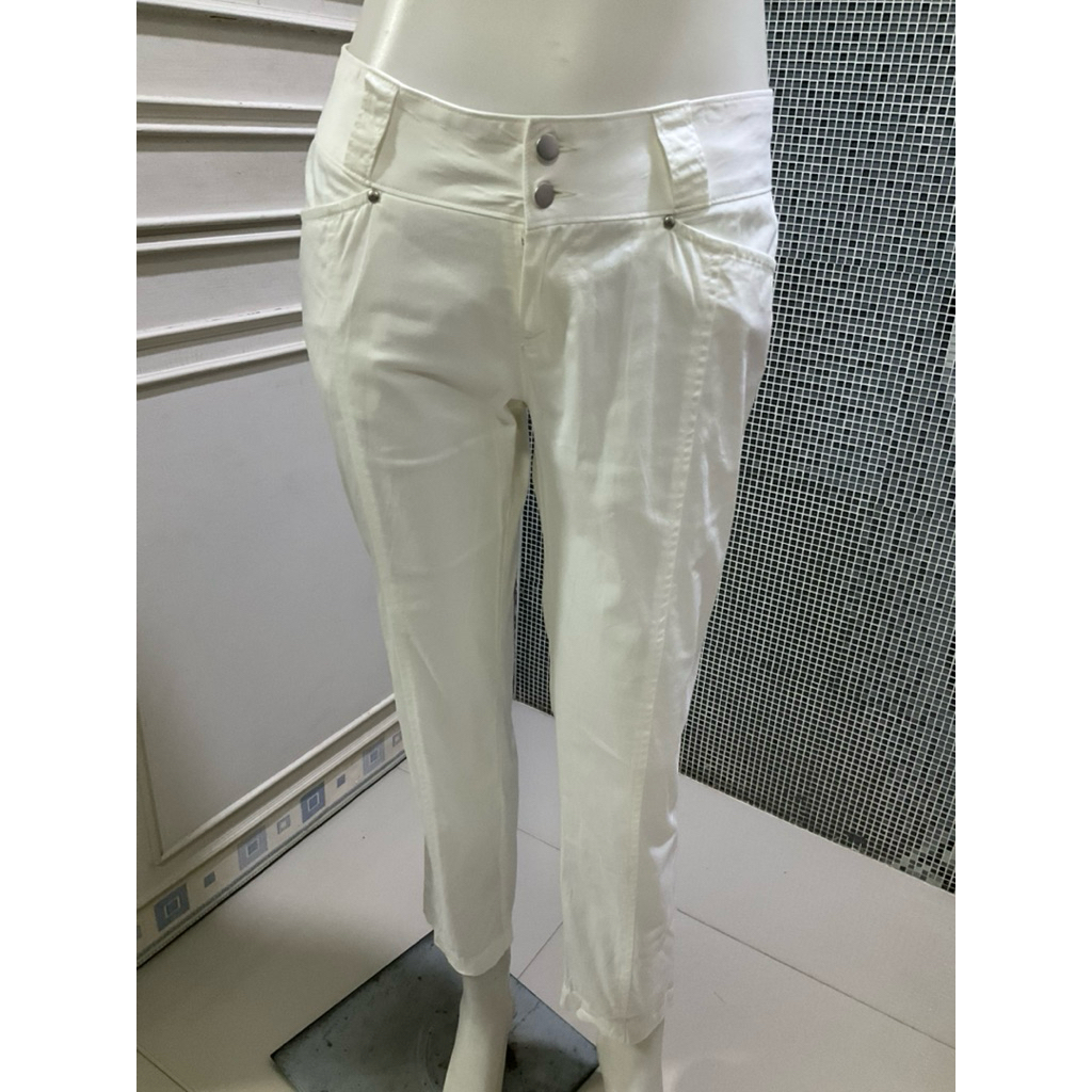 กางเกงขายาว สีขาว แบรนด์ 5.UP Professional เอว 31 สะโพก 39 ยาว 35 นิ้ว