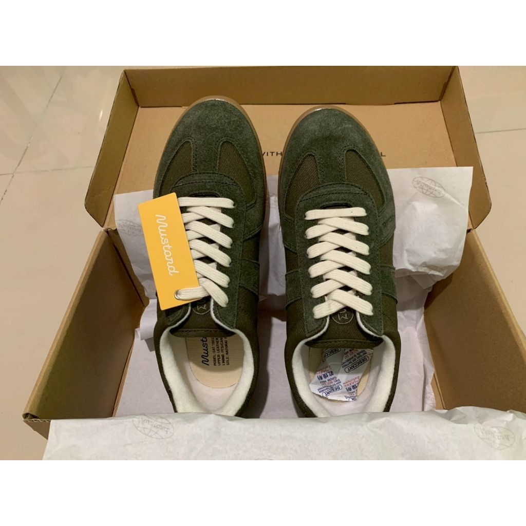 Mustard Sneakers GAT OLIVE size 37