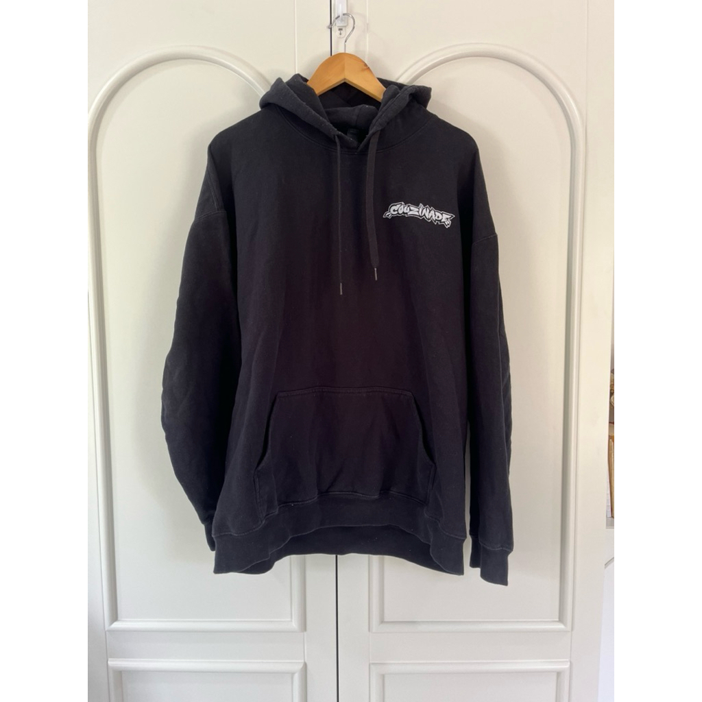 เสื้อสเวตเตอร์มือสอง Gildan  Aotivewear srl Bangladesh ฮู้ด แขนยาว สีดำ เชือกที่คอ ข้างในผ้าสำลี￼ สก