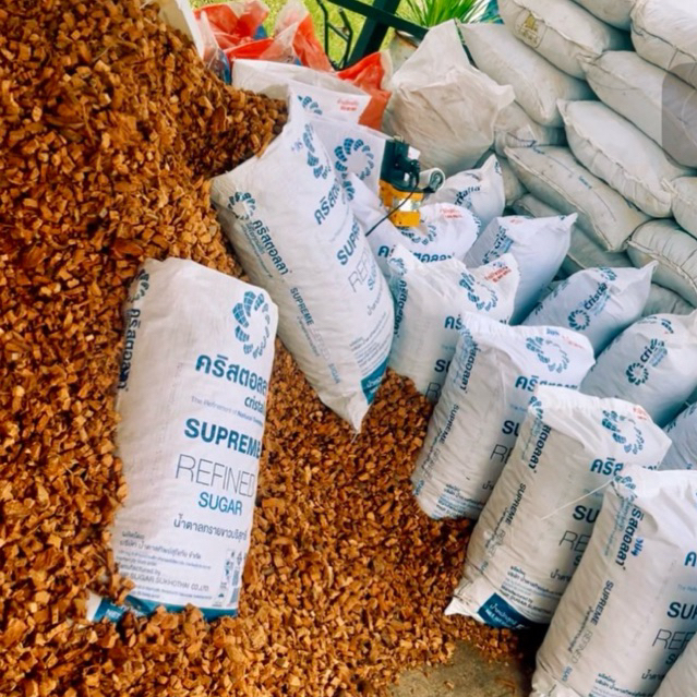 มะพร้าวสับ ชิ้นเล็กคัดพิเศษ น้ำหนัก 8000กรัม 50ลิตร วัสดุปลูก ก.การเกษตรฟาร์มth