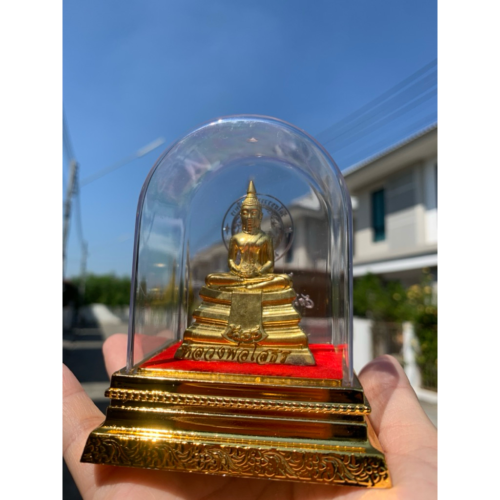 หลวงพ่อโสธรตั้งหน้ารถขอบทอง