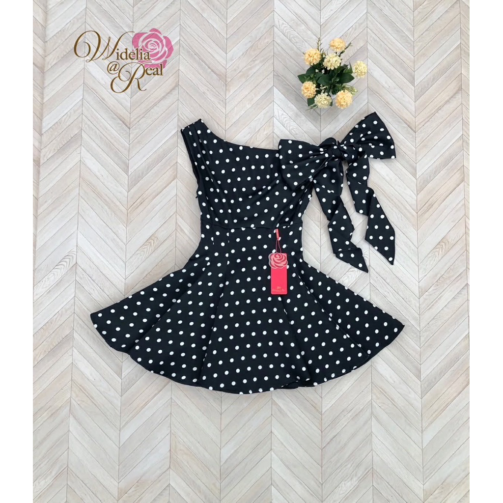 wideria@realเดรสโพกาดอทปาดไหล่ตัวสั้น