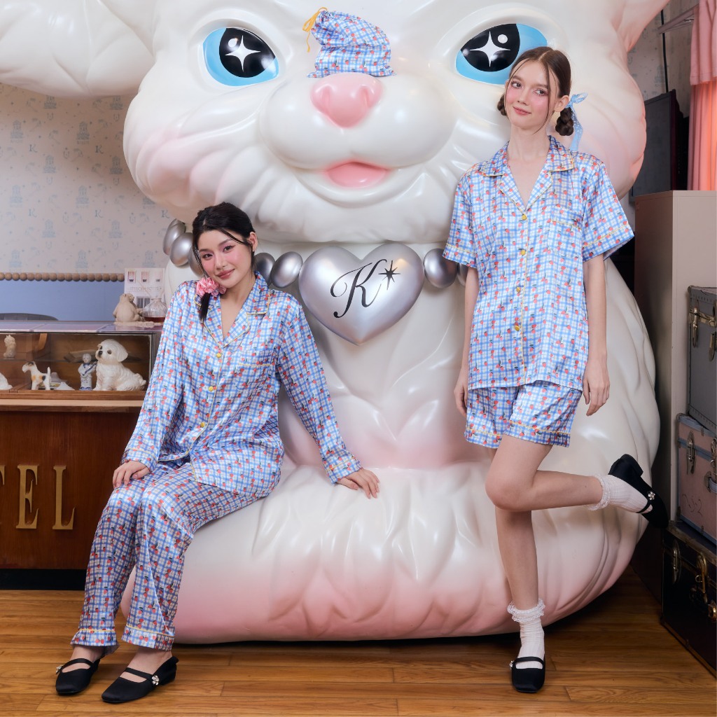 ชุดนอนแม่ลูก Vana ลาย Strawberry Picnic ผ้าซาติน ผ้านิ่มใส่บาย ไม่ร้อน ใส่คู่ก็น่ารัก | Collection Sleeping goodness