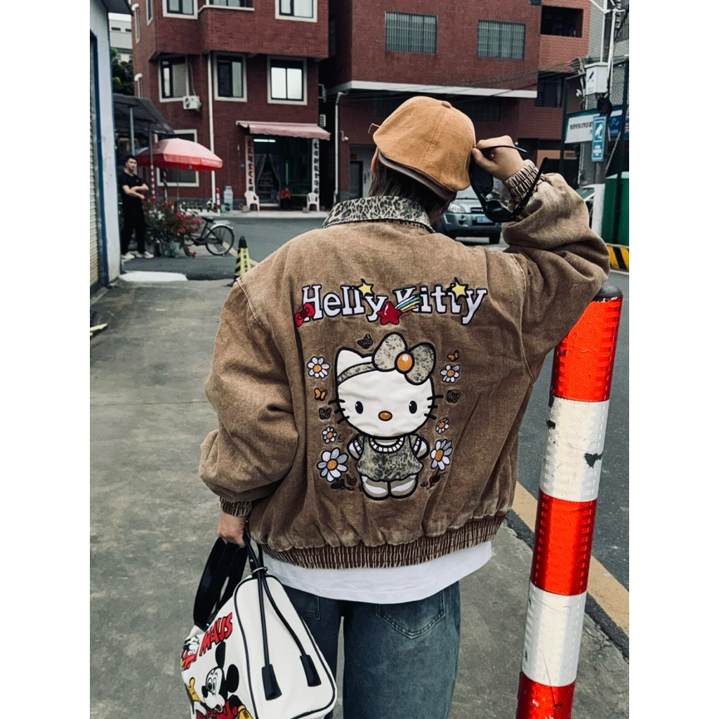 [ Pre-order 15-20วัน ] ✨ Jacket Kitty 90s Vintage Vibe ✨