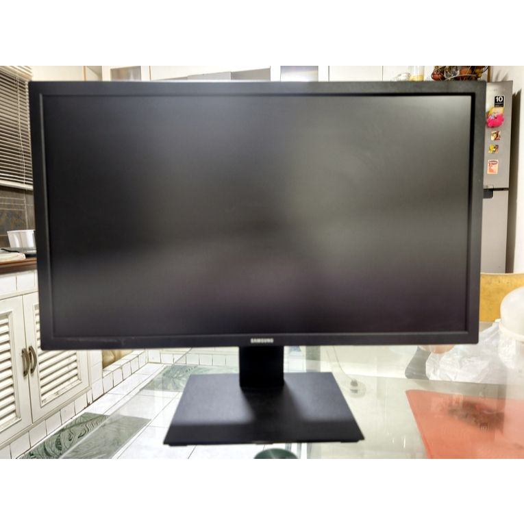 จอ LED Monitor 24 นิ้ว SAMSUNG 24" SyncMaster  S24A310NHE มือสอง สภาพดี  ฿2,200