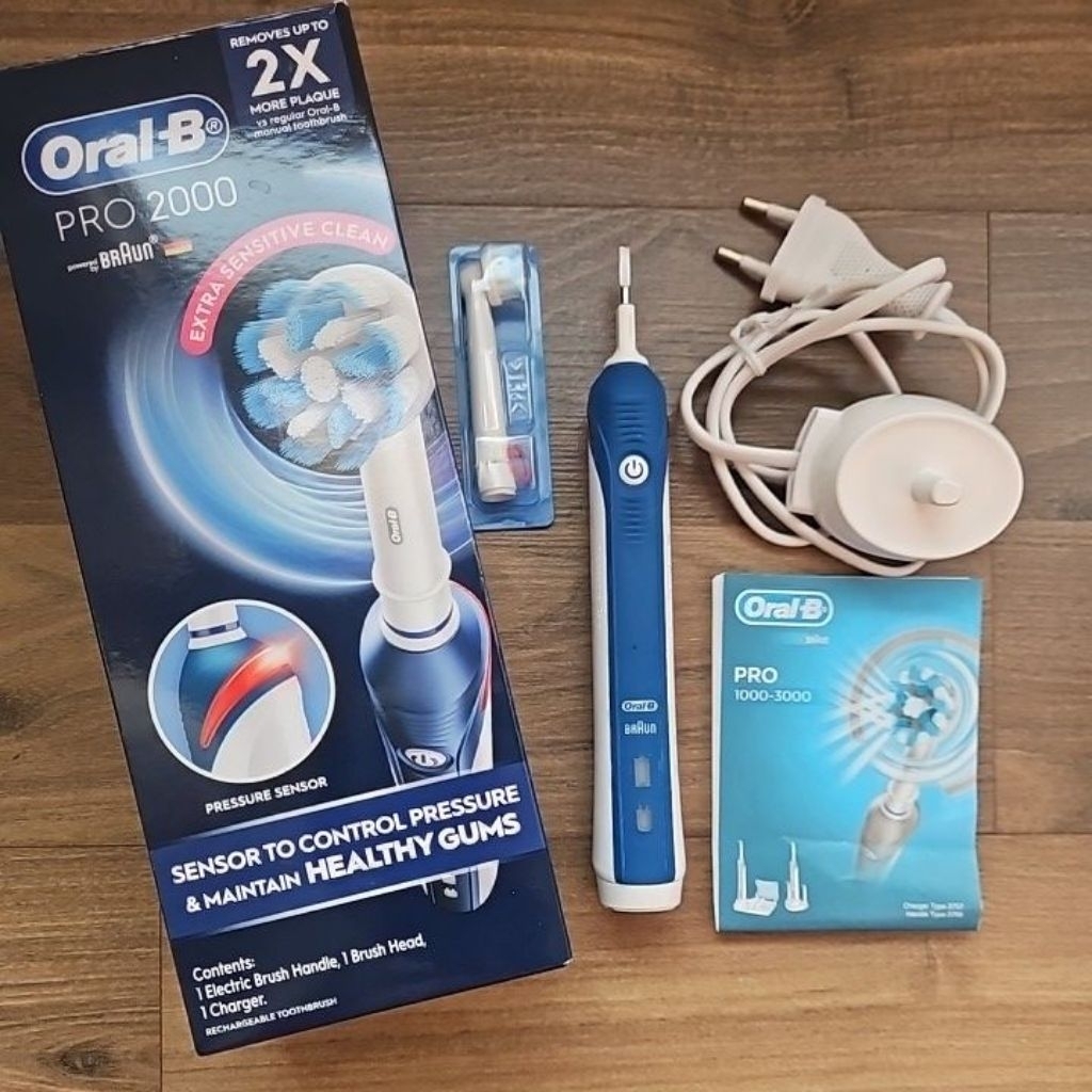 แปรงสีฟันไฟฟ้า Oral-B Pro 2000 สภาพดี พร้อมหัวแปรงใหม่