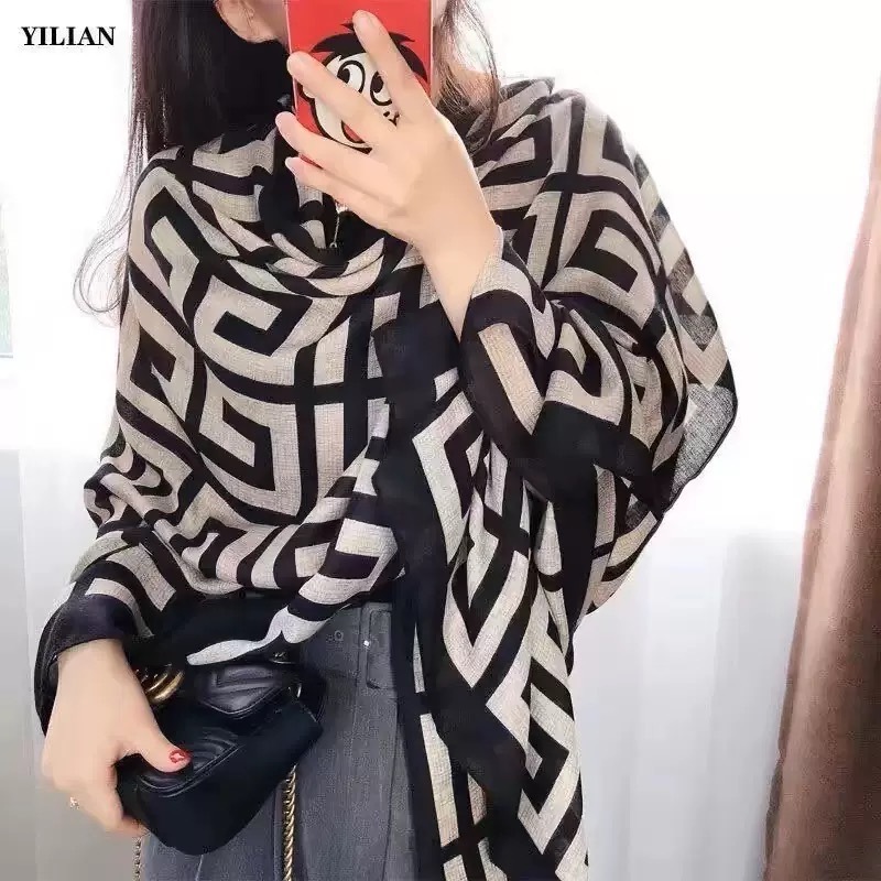 ผ้าคลุมไหล่ ผ้าพันคอ สวย หรู ดูเเพง งานคัดเกรดขึ้นห้างผ้าพันคอเกาหลี ผ้าฝ้ายลินิน  ผ้าคลุมไหล่ ผ้าพันคอผู้หญิp