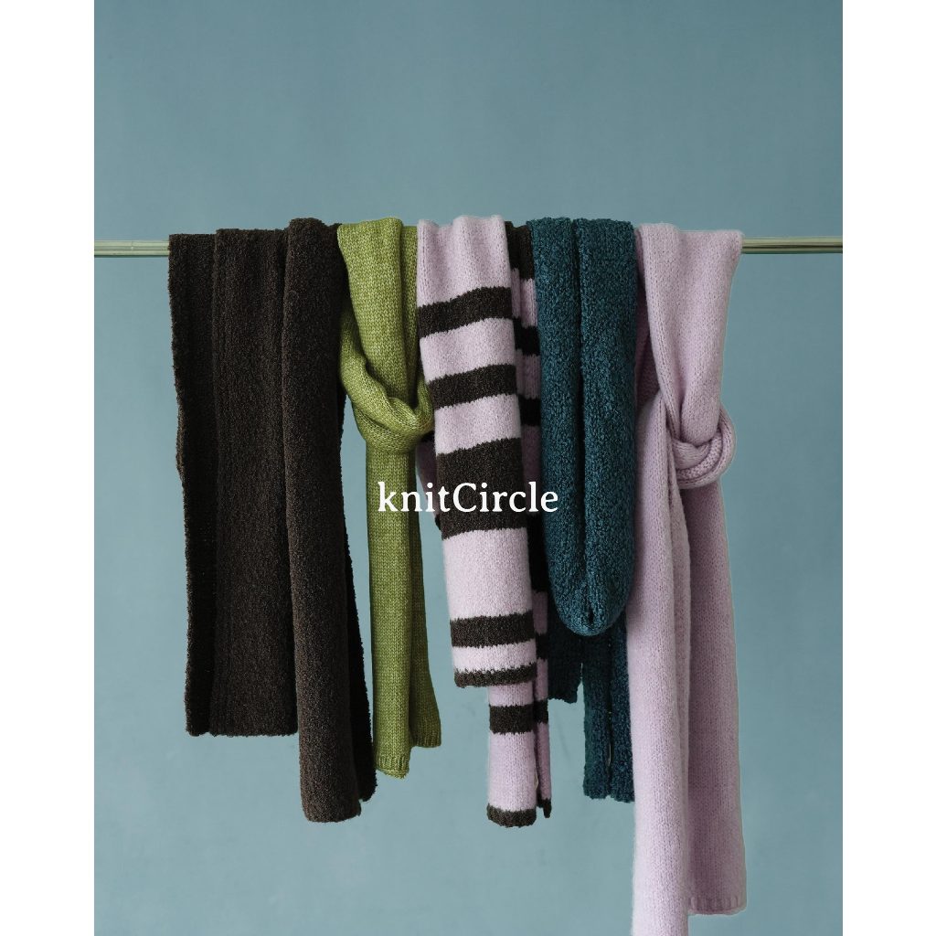 knitCircle - Holiday Scarf ผ้าพันคอไหมพรม  เนื้อผ้ามี Texture เนื้อผ้านุ่ม ไม่คัน