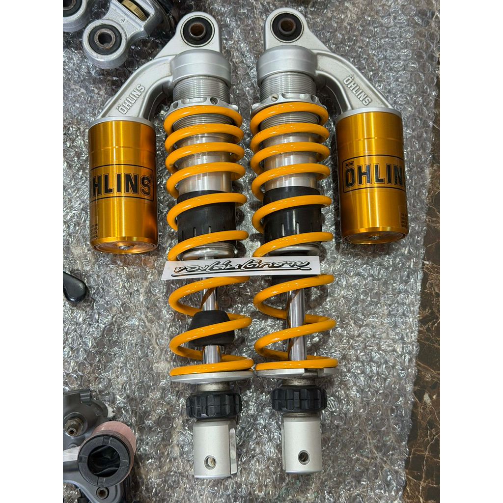 โช้คหลัง OHLINS Ya 020 แท้100% YA020 (มือสอง)  สีเดิมทั้งตัวสภาพเกือบมือหนึ่งพร้อมใช้งาน