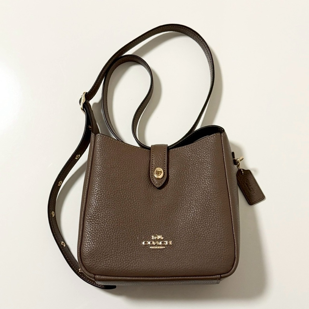 👑ผ่อน 0%👑 กระเป๋าสะพาย HADLEY MINI CROSSBODY BAG CAL60