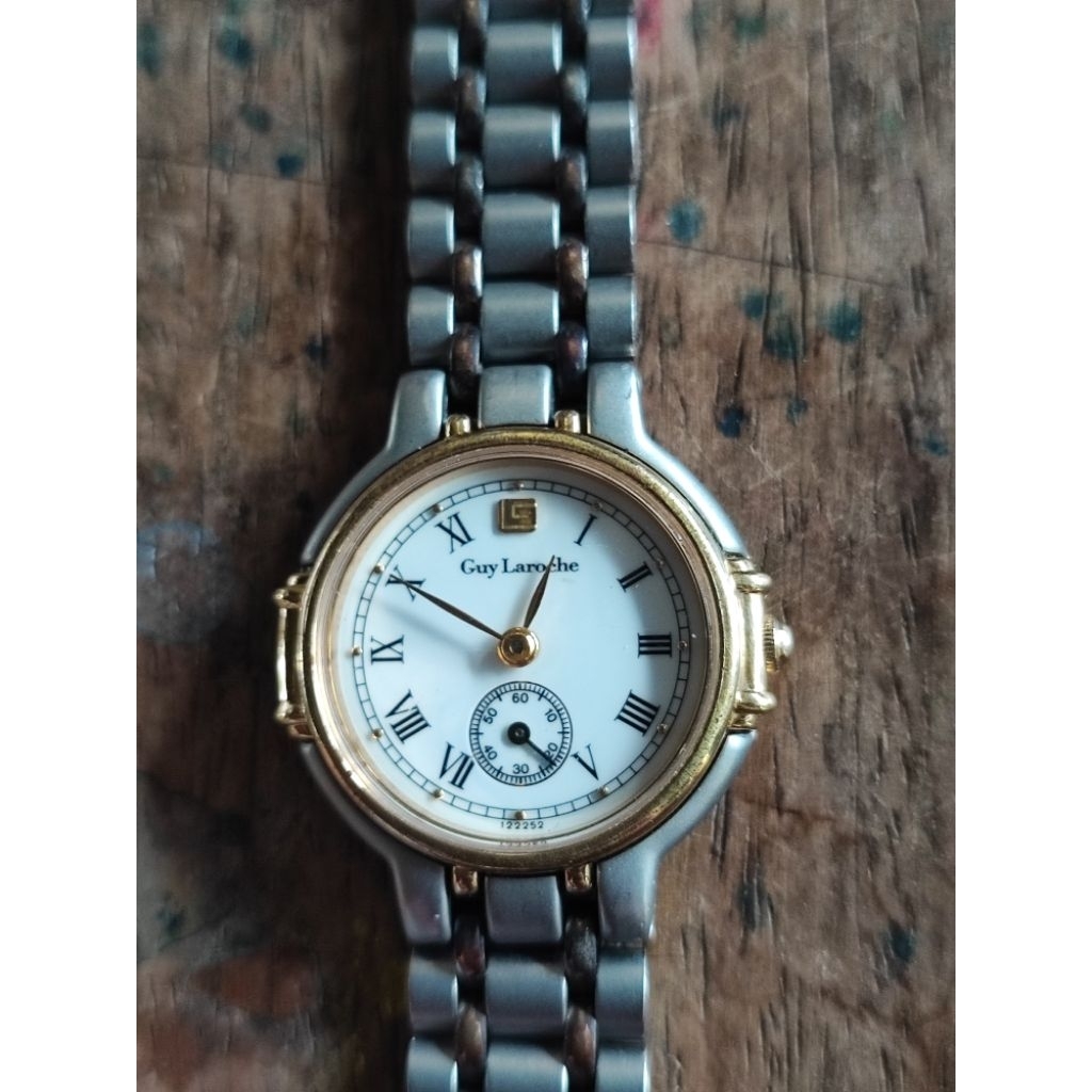 นาฬิกาผู้หญิง guy laroche แท้(used)