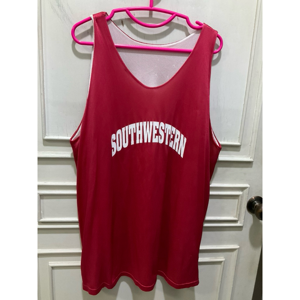 เสื้อกล้ามกีฬา สีแดง แบรนด์ดังจาก USA  อก 45 ยาว 31 นิ้ว