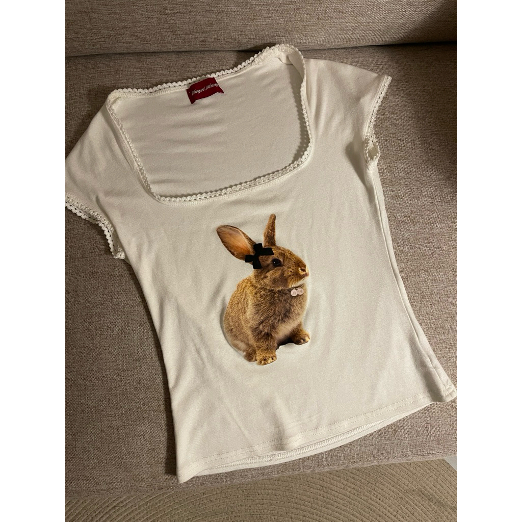 ส่งต่อเสื้อ ANGELWANG - Bunny Top ทรงสวยเข้ารูปสุดๆ