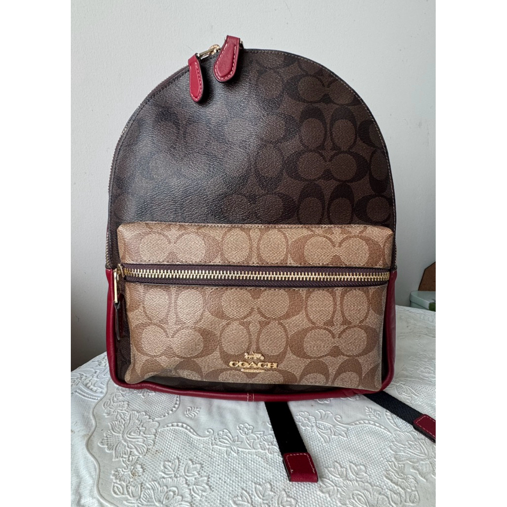 กระเป๋าเป้ Coach แท้ 💯 มือสอง Limited Edition 3 tones MEDIUM CHARLIE BACKPACK IN COLORBLOCK SIGNATUR