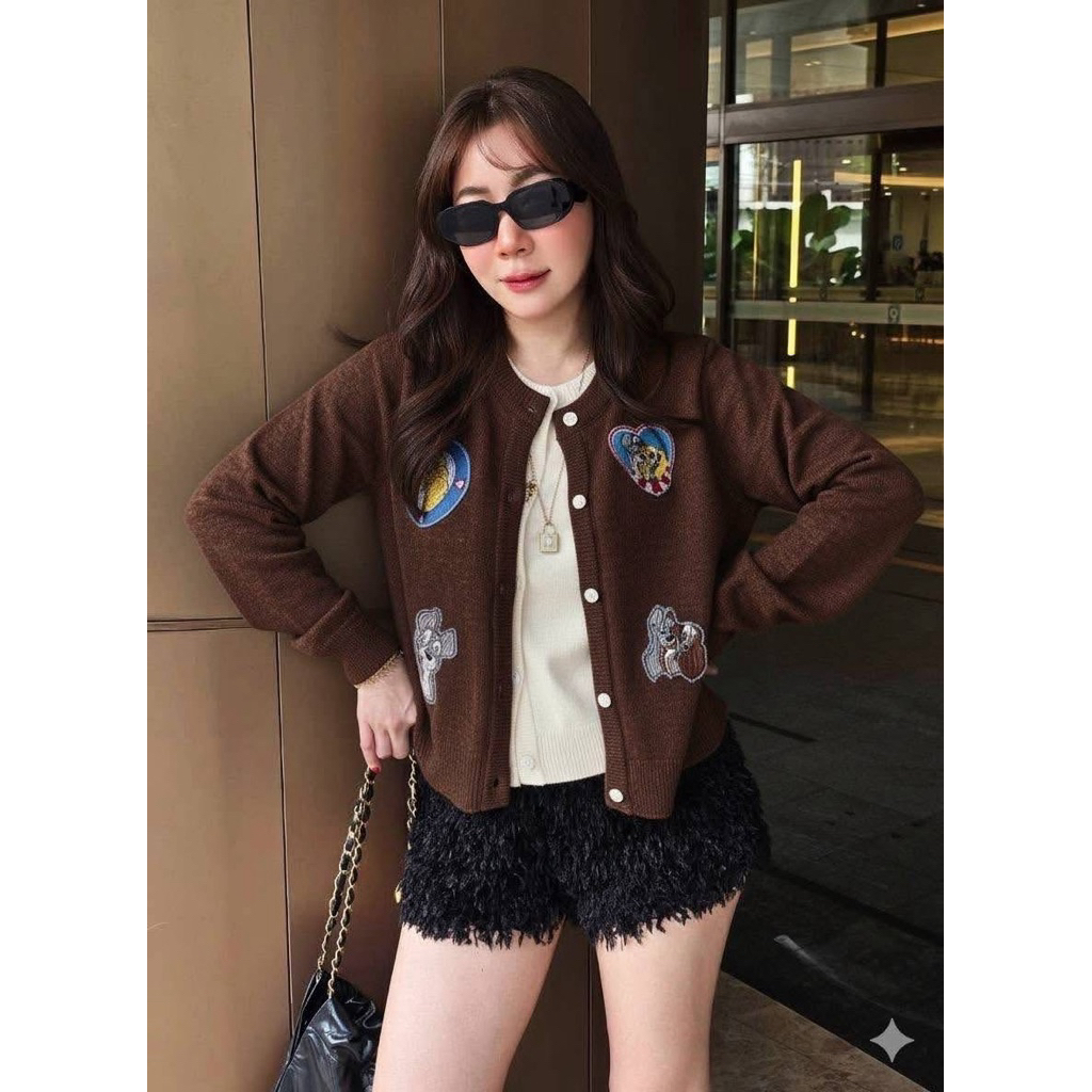 เสื้อคลุมคาดิแกนป้าย Valley  Girls size L พร้อมส่ง🤎🤎