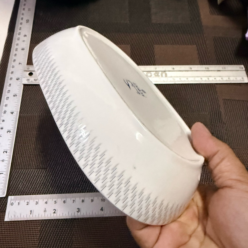 ชามเซรามิกทรงรี Kuwait Airways สีขาว ของแท้ สินค้ามือสอง งานสายการบิน สำหรับสายสะสมของการบิน