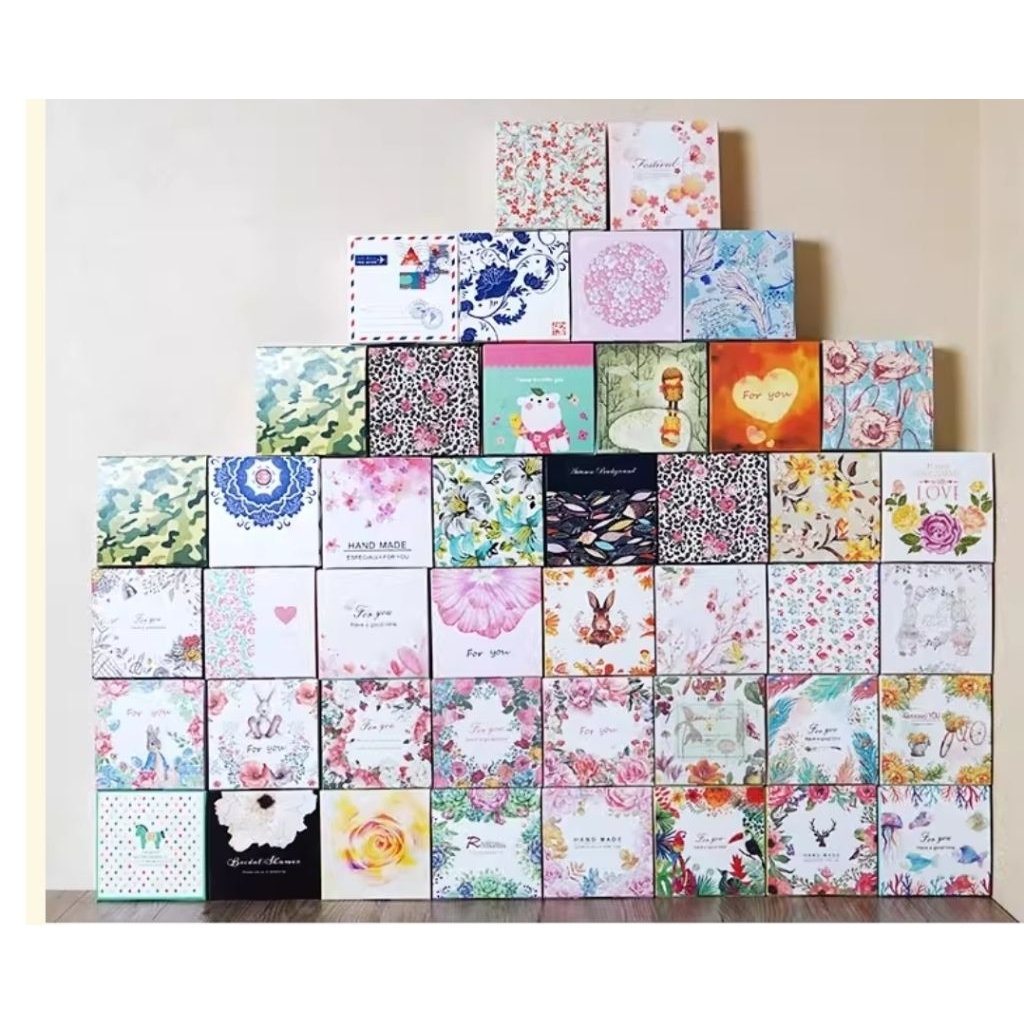 กล่องกระดาษแบบ4เหลี่ยมจตุรัส ลายน่ารัก แพค10ใบใส่ขนมคุกกี้ ขนมเปี๊ยะ บราวนี่ ทาร์ต ใส่ของกินได้ ขนาดตามภาพ