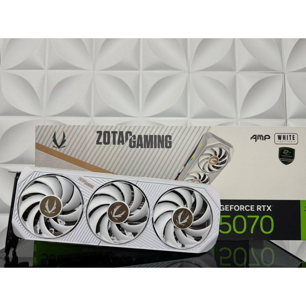 มือ2 RTX5070 Zotac Amp white ประกันศูนย์ไทยถึงปี 28