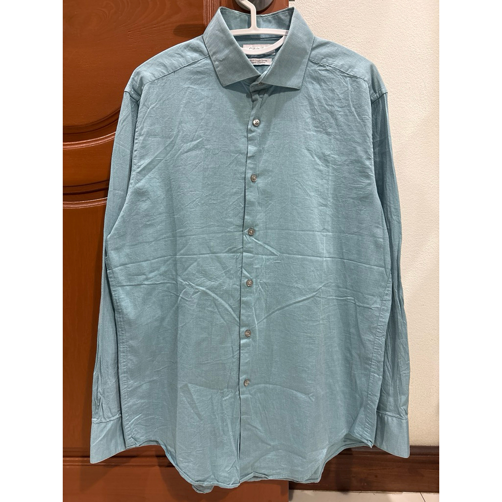 เสื้อเชิ้ต แบรนด์ Calvin Klein (มือสอง)