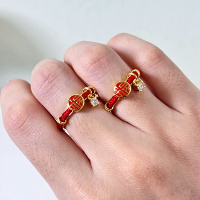 แหวนฝูพลิกดวง แหวนนำโชคเชือกแดง ตัวอักษรฝู สิริมงคม ปรับขนาดได้ aura moo - รูปที่ 2