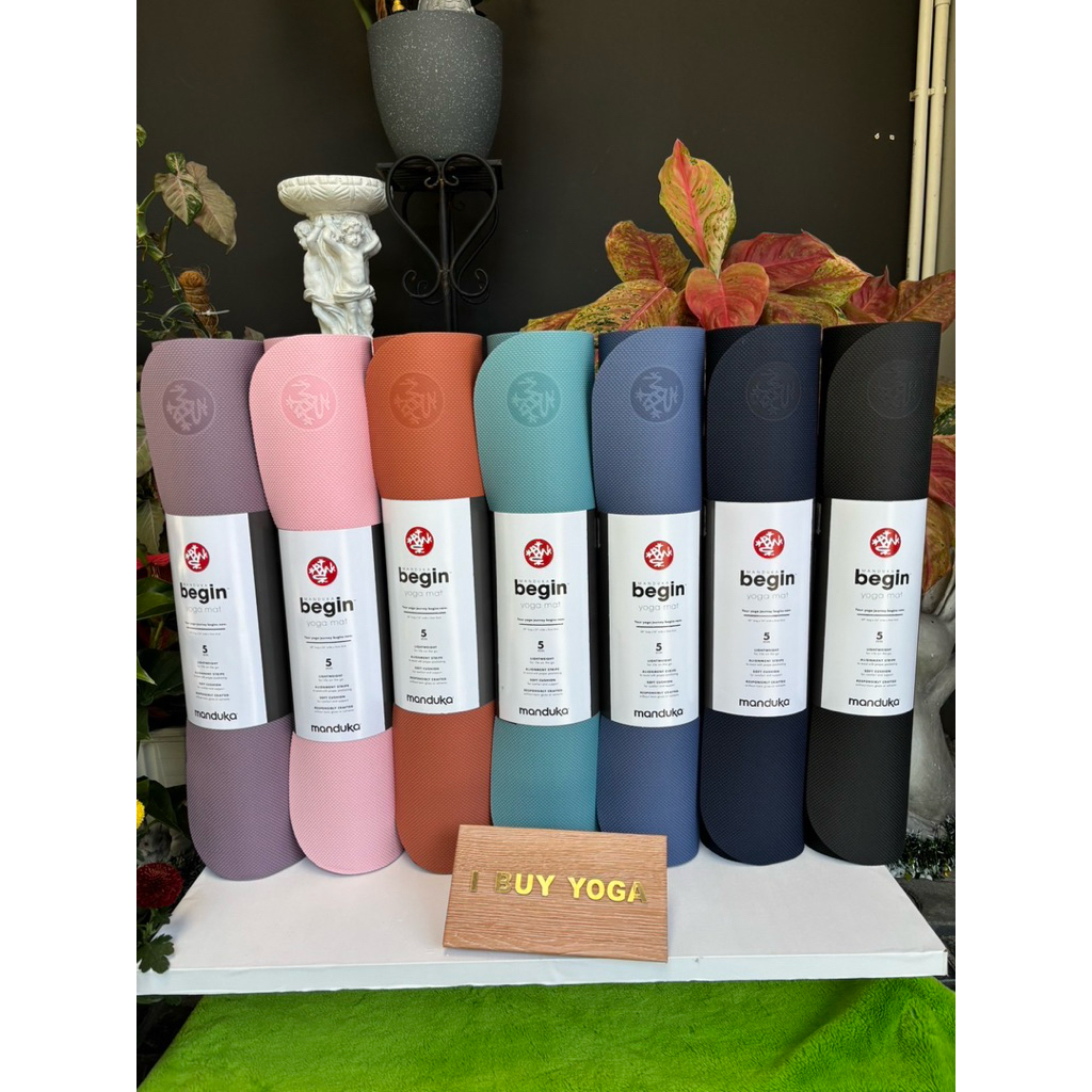 เสื่อโยคะ แบรนด์นำเข้า Manduka รุ่น begin yoga mat หนา 5mm. พร้อมเส้นบอกตำแหน่งเท้า/มือ 🧘 ฝึกท่าได้มั่นใจ
