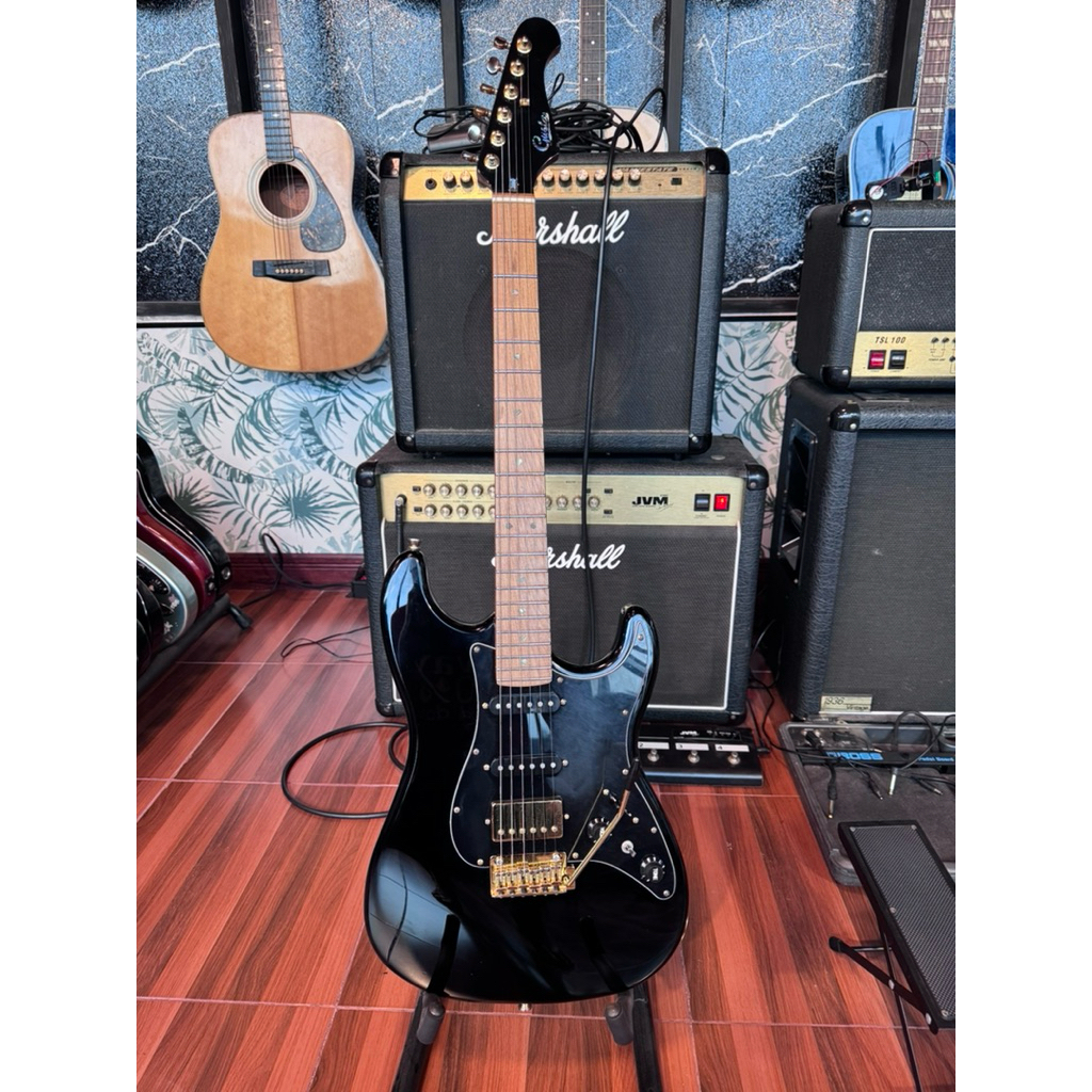 กีตาร์ไฟฟ้ามือสอง Gusta Gst Black edition