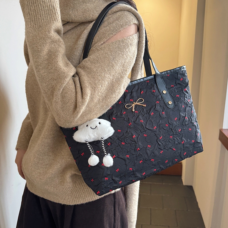 (B-2725)🔥กระเป๋าสะพายไหล่ สไตส์นี้เท่มาก แฟชั่นฤดูใบไม้ผลิ กระเป๋าขนาดใหญ่จุของได้เยอะ เข้ากับทุกการแต่งกาย 5สี