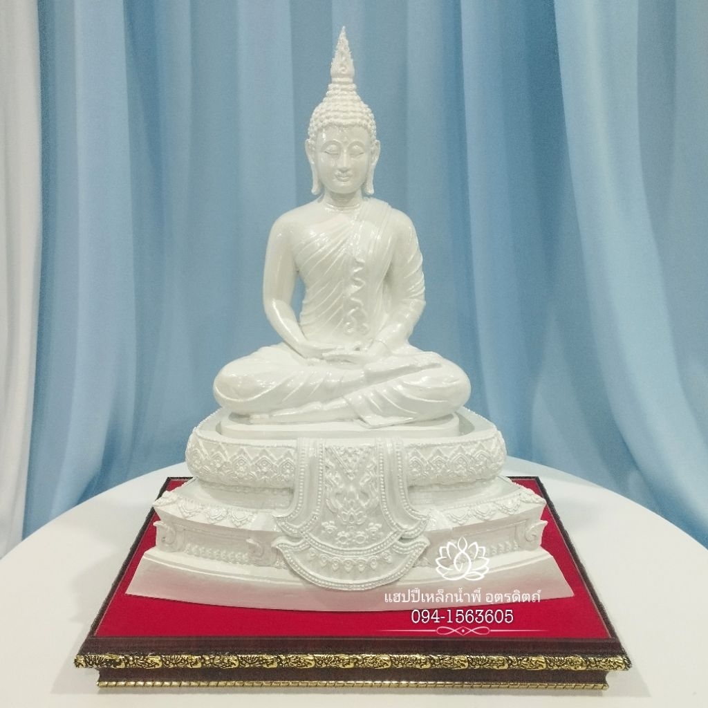 พระพุทธรูปปางสมาธิแร่เหล็กน้ำพี้ หน้าตัก 5 นิ้ว ฐาน 8.5 นิ้ว สูง 10.5 นิ้ว แถมฟรีฐานรองพระพุทธรูป