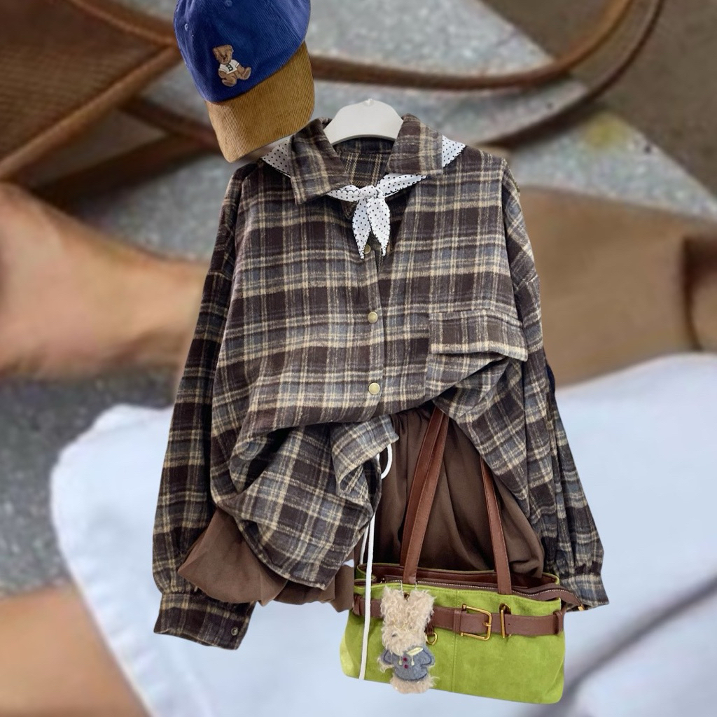 plaid shirt.☁️🤎 เสื้อเชิ๊ตคอปก แขนยาว เนื้อผ้าลาย plaid ผ้าแบบหนานุ่ม มี texture สีโทนน้ำตาล น่ารักมาก ใส่คลุม - รูปที่ 7