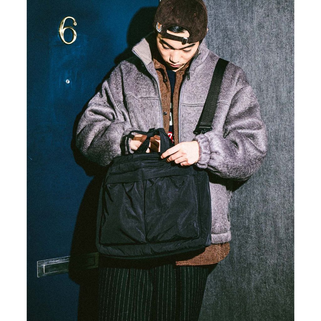 niko and ... Padded helmet shoulder bag