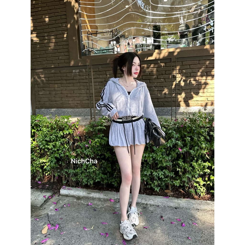 #Nicha Set2ชิ้น เสื้อแขนยาวซิปหน้ามีฮู้ด โลโก้ดังอกซ้าย กางเกงบอลลูน เอวยาง3นิ้ว เท่ๆ