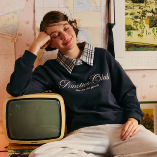 Nineties Design : Class Of Nineties Sweater เสื้อสเวตเตอร์ รุ่น Alma