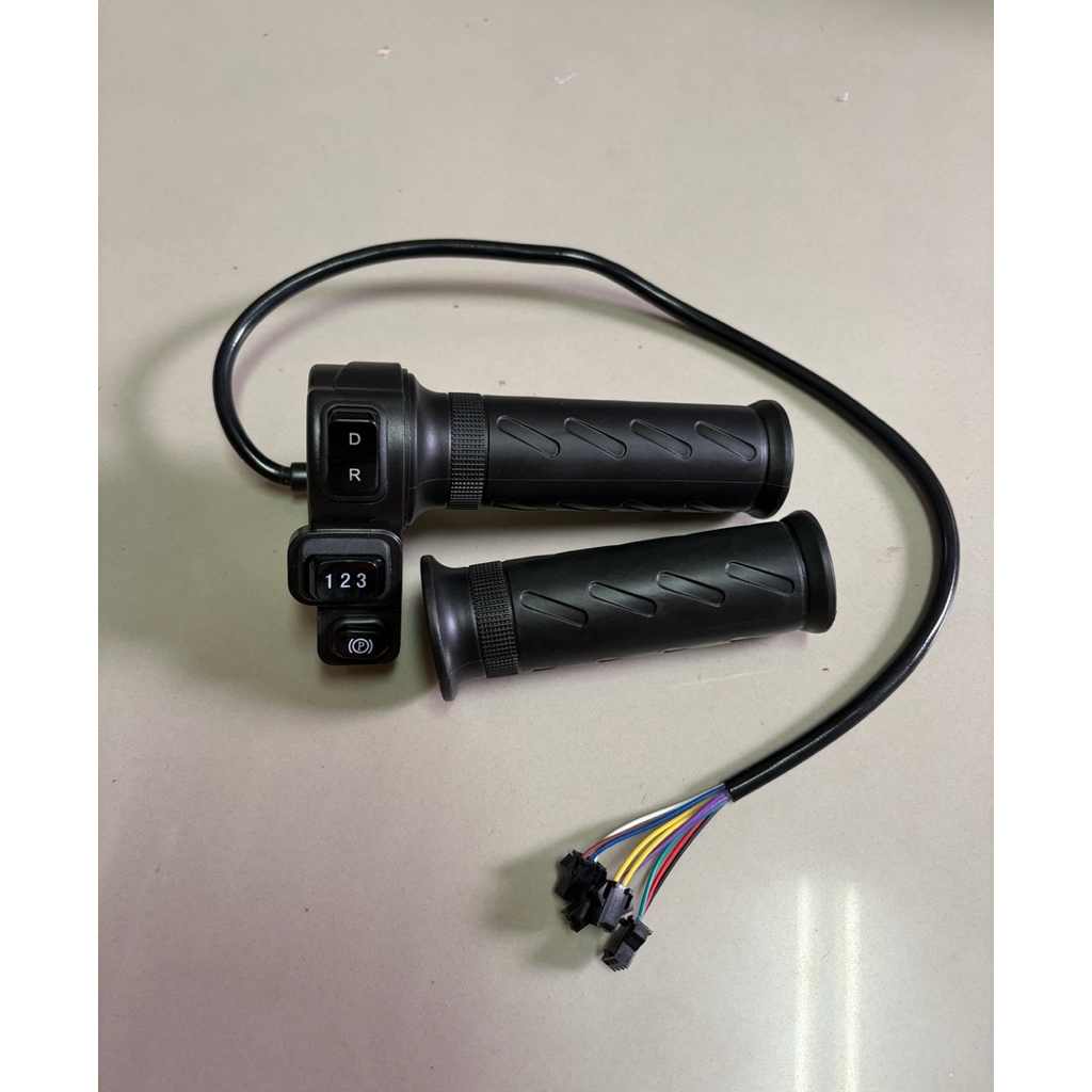 คันเร่ง แบบมีสวิตช์เกียร์เดินหน้าถอยหลัง 3speeds และสวิตช์ P สำหรับรถไฟฟ้า 3ล้อ ใช้ได้หลายรุ่น