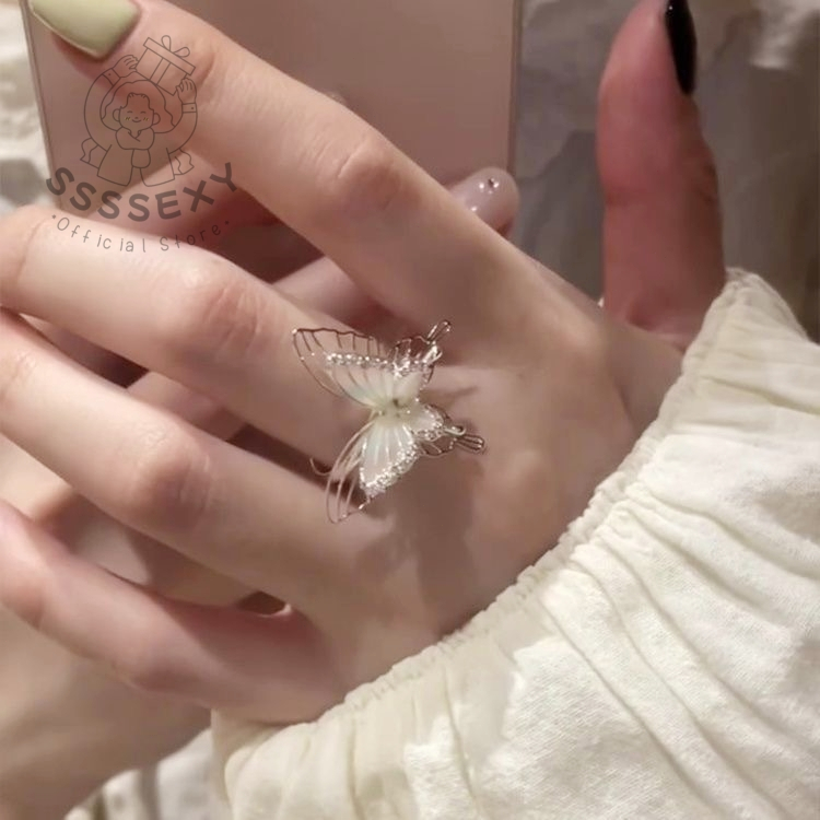 SSSEXY แหวนปรับระดับ ใส่ซ้อนได้ แบบผีเสื้อเพชร CZ สีรุ้งน่ารักสดใส เรียบหรู เงาวับ ✨ ของขวัญสุดพิเศษสำหรับผู้หญิง S030