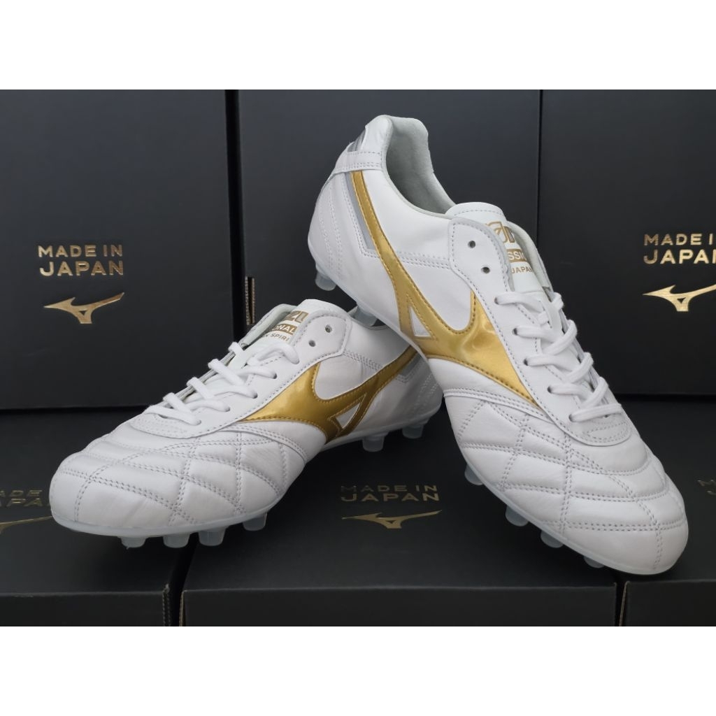 รองเท้าฟุตบอล Mizuno Morelia 2 Japan AG P1GA260350 ของแท้ 100% ชุดปุ่ม AG made in Japan ผลิตประเทศญี่ปุ่น ครบกล่องถุงผ้า - รูปที่ 2