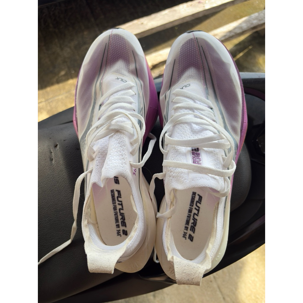 361 Degrees Furious Future 2.0 รองเท้าวิ่งแผ่นคาร์บอน