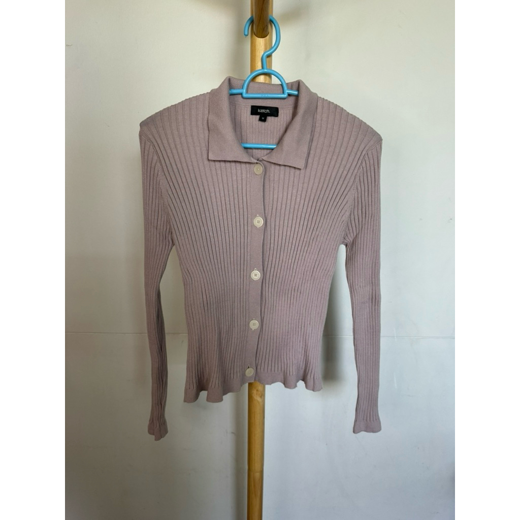 เสื้อ knit แขนยาวสีม่วงอ่อน ยี่ห้อ Ketch Apparels มือสอง