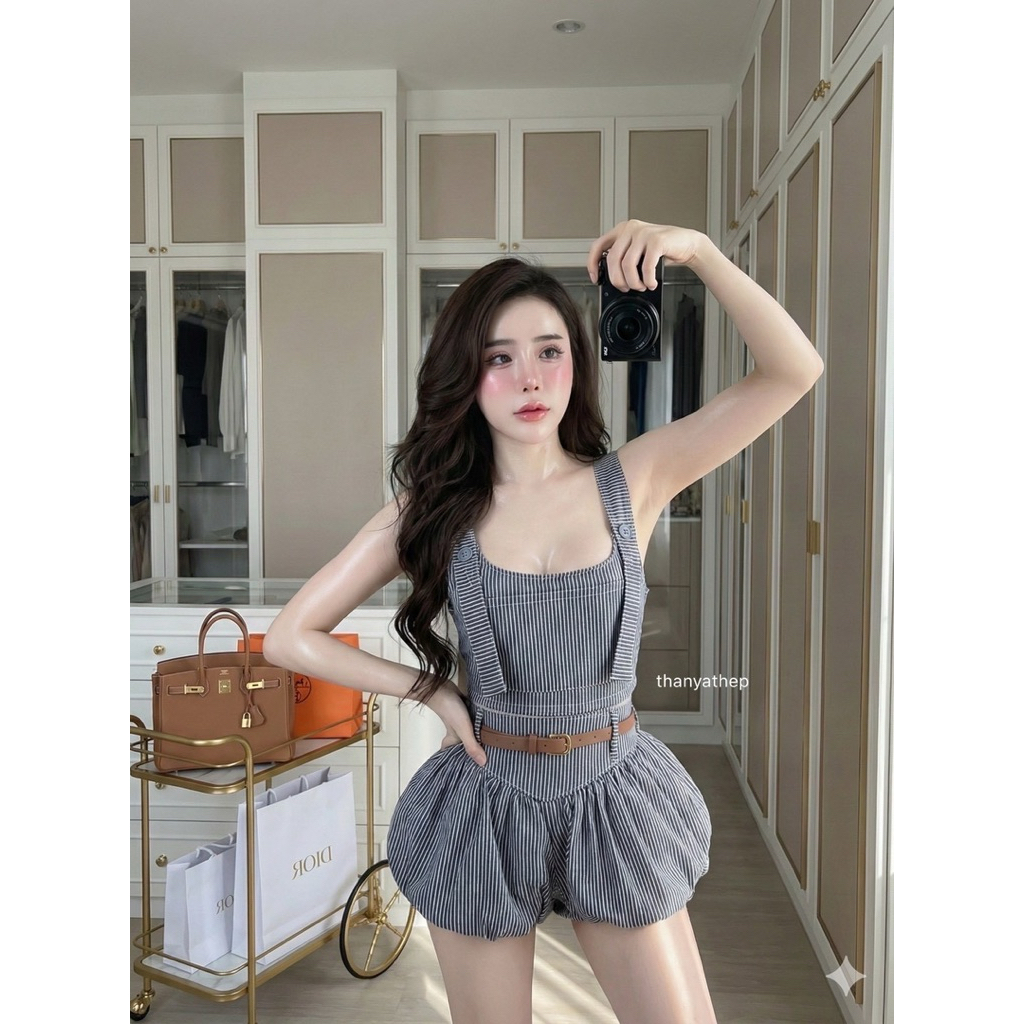 ชุดเซท 3 ชิ้น เสื้อเอี๊ยมครอปผ้ายีนส์กางเกงบอลลูนแถมเข็มขัดน้ำตาล