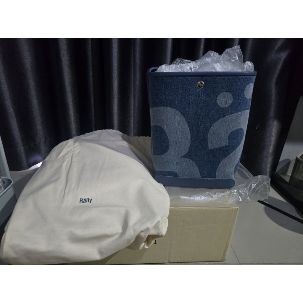 Rally Movement Rally The Bag Denim