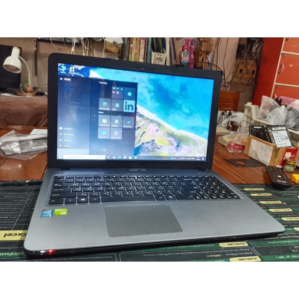 Notebook Asus k450l i3-5005u ram8gb hdd750gb 15.6" gf gt920mใช้งานได้ปกติ มีตำหนิ